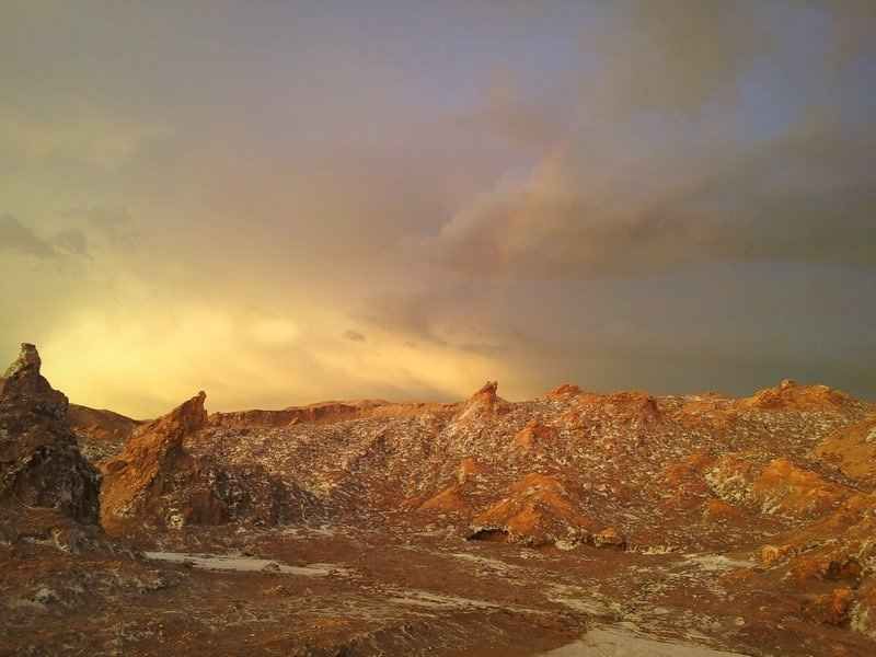 valle de la luna sunset and rainbow.jpg